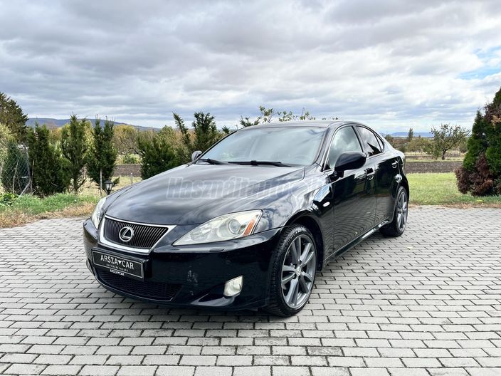 LEXUS IS 220d Sport Mark Levinson
