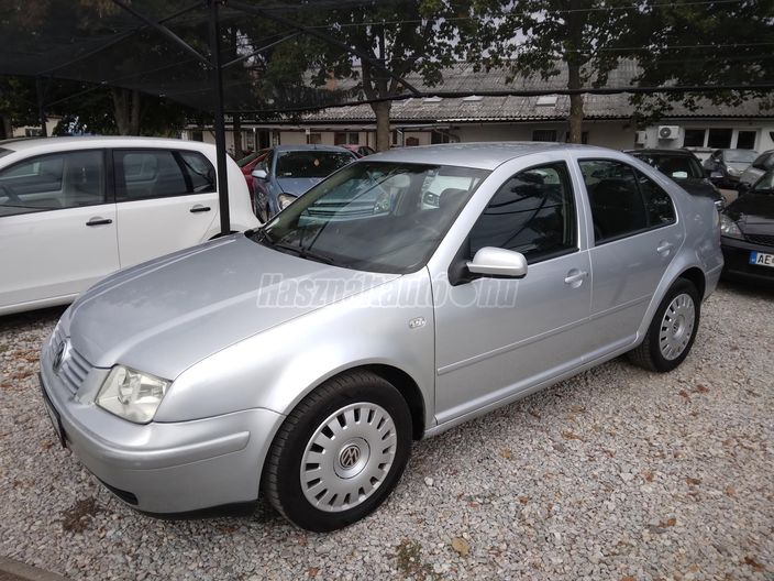 VOLKSWAGEN BORA 1.6 Comfortline