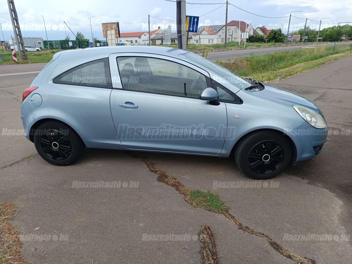 OPEL CORSA D 1.2 Cosmo
