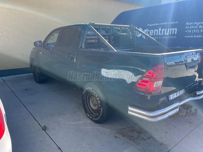 TOYOTA HILUX