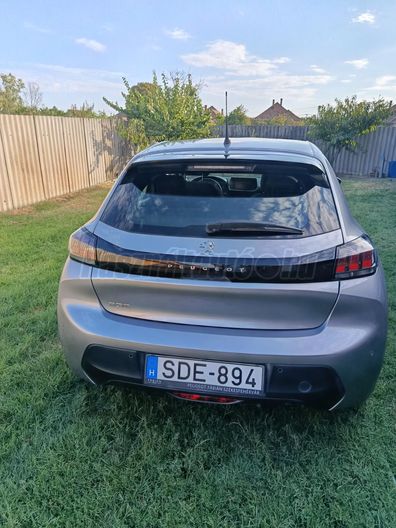 PEUGEOT 208 1.2 PureTech Allure