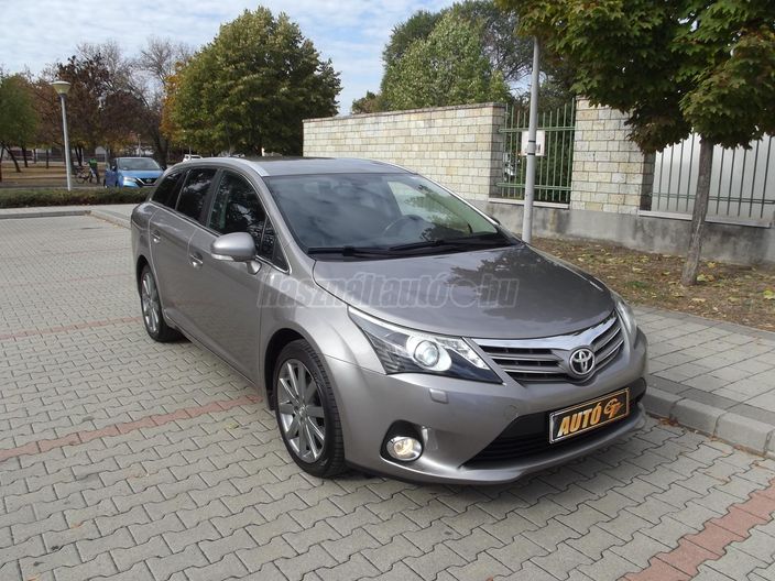 TOYOTA AVENSIS Wagon 1.8 Executive
