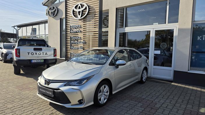 TOYOTA COROLLA Sedan 1.5 Active plus