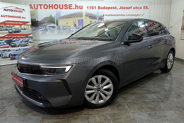 5.117.000 + 27% ÁFA! LED! CARPLAY! LANE ASSIST! PURE PANEL! KEYLESS-GO!