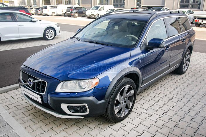 VOLVO V70 XC70 2.4 D [D5] AWD Ocean Race