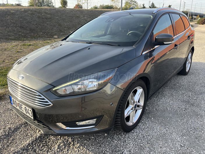 FORD FOCUS 1.5 EcoBoost Titanium