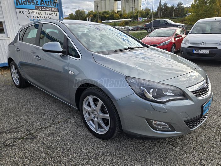 OPEL ASTRA J 1.6 Cosmo