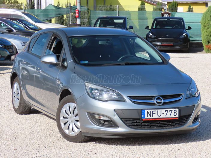 OPEL ASTRA J 1.6 Active