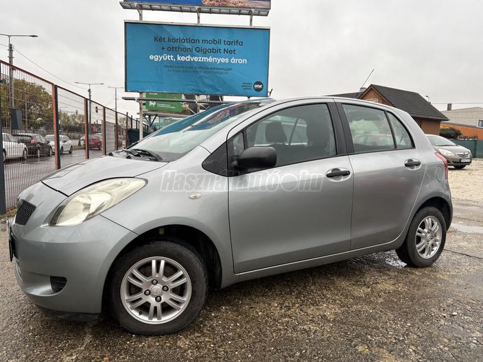 TOYOTA YARIS 1.0 Sol