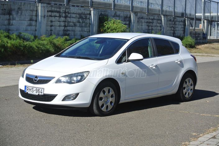OPEL ASTRA J 1.6 Enjoy