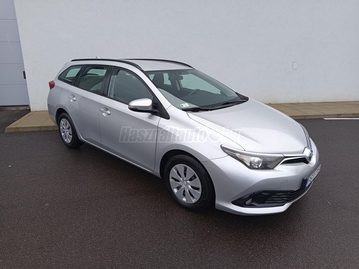 TOYOTA AURIS Touring Sports 1.33 Live Plus