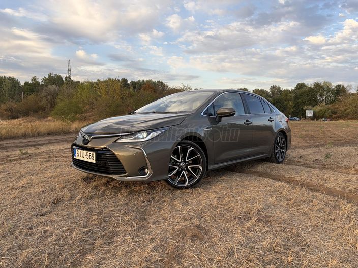 TOYOTA COROLLA 1.8 Hybrid Executive e-CVT