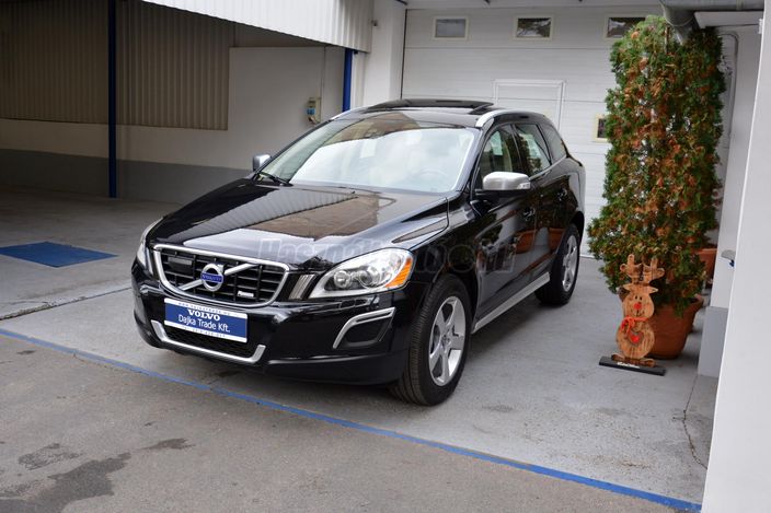 VOLVO XC60 2.4 D [D3] R-Design Geartronic