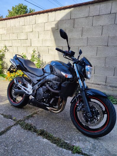SUZUKI GSR 600