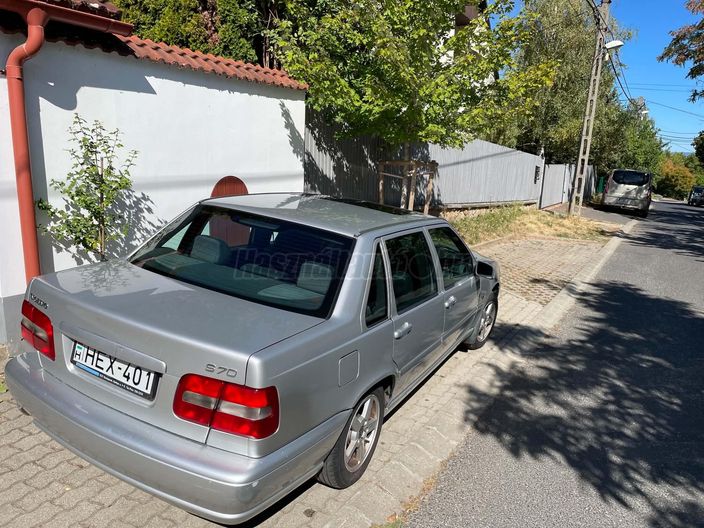 jobb hátul