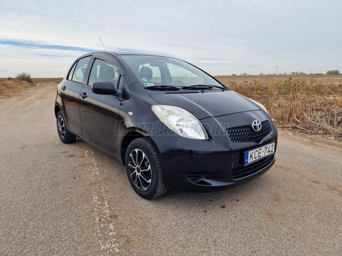 TOYOTA YARIS 1.0 Terra