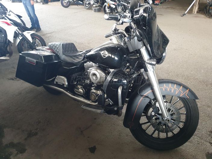 HARLEY-DAVIDSON STREET GLIDE