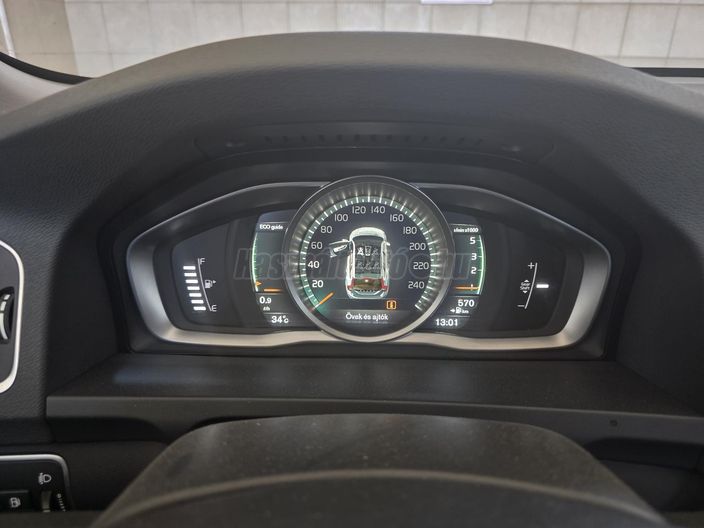 VOLVO V60 2.0 D [D3] Momentum