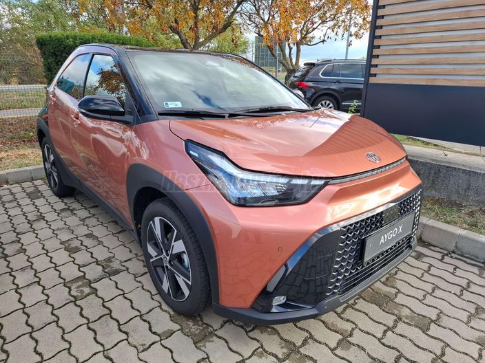 TOYOTA AYGO X 1.5 Hybrid 115LE e-CVT Style Smart
