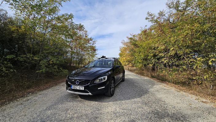VOLVO V60 Cross Country 2.4 D [D4] AWD Summum Geartronic