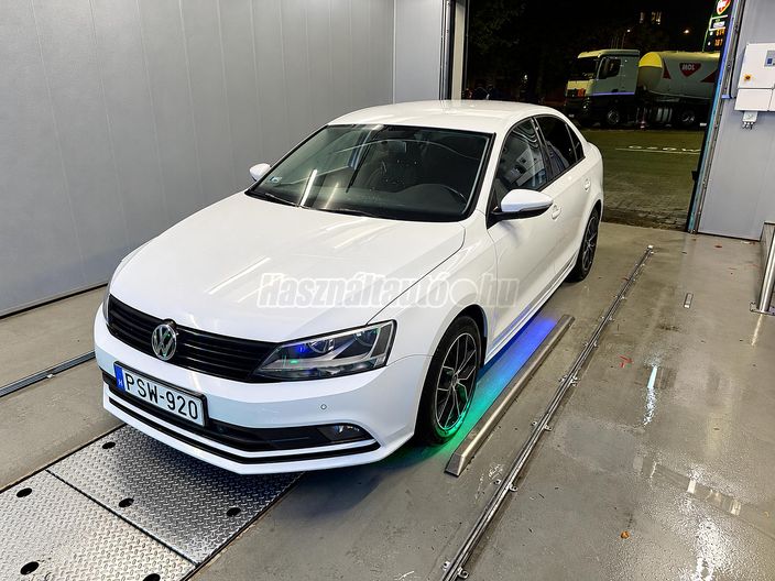 VOLKSWAGEN JETTA 1.2 TSI BMT Trendline