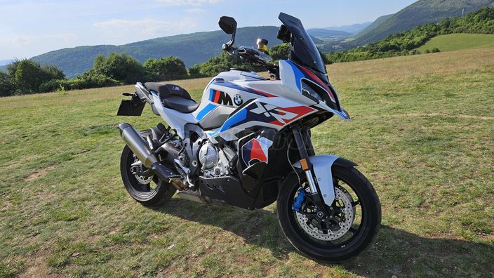 BMW M 1000 XR