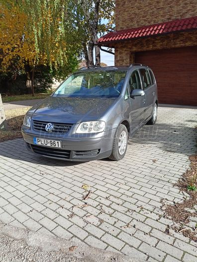 VOLKSWAGEN TOURAN 1.6 FSI