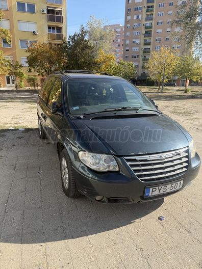 CHRYSLER VOYAGER 2.5 CRD SE (7 személyes )