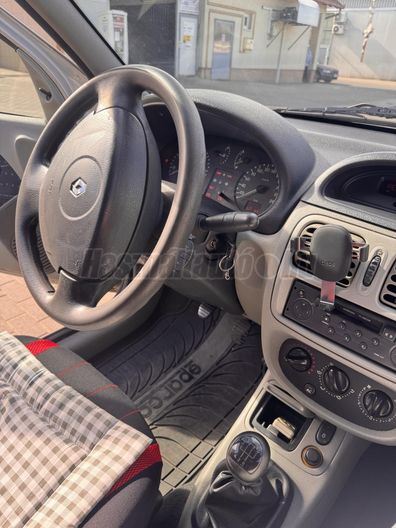 RENAULT THALIA 1.4 16V Oasis Prestige Azure