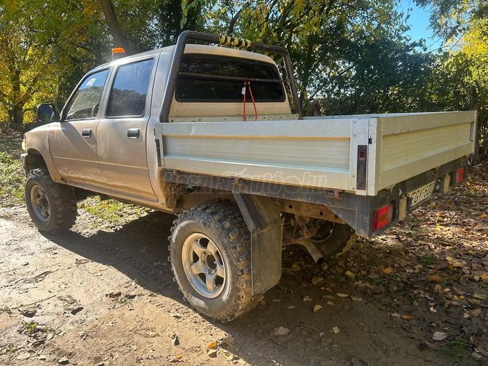 TOYOTA HILUX 2.4 D