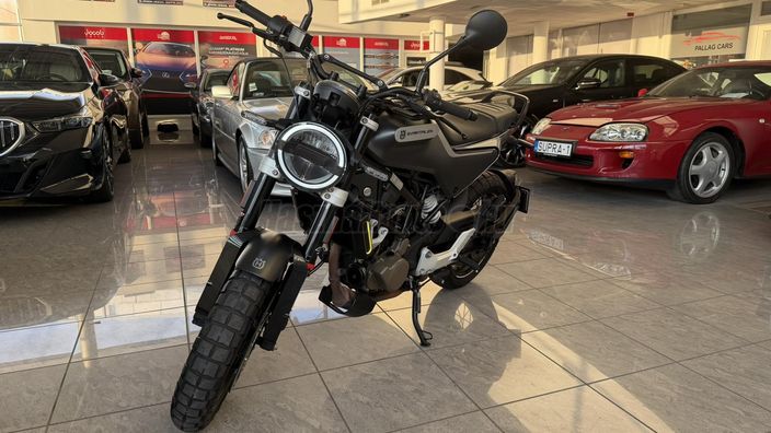 HUSQVARNA SVARTPILEN 125