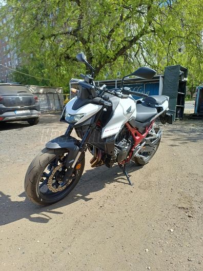 HONDA CB 750 HORNET