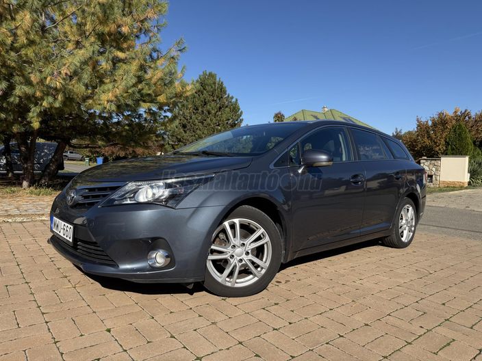 TOYOTA AVENSIS Wagon 2.0 D-4D Sol