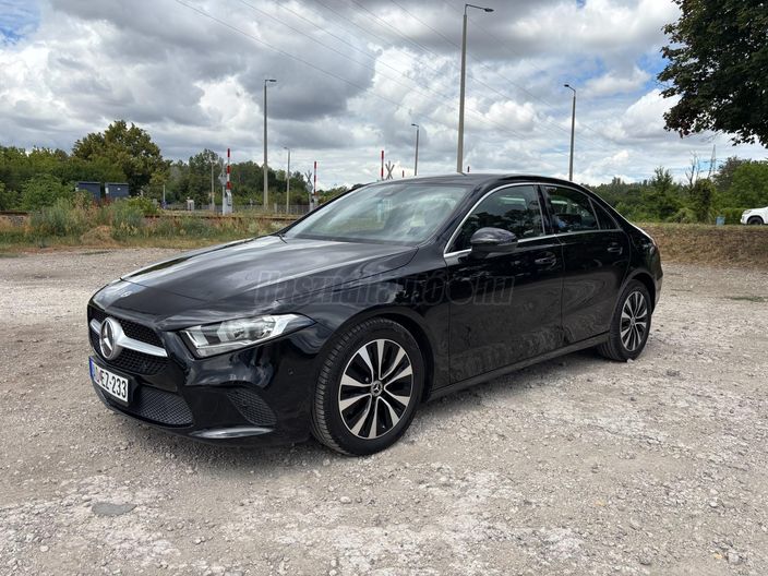 MERCEDES-BENZ A 220 4Matic Progressive 7G-DCT Limuzin