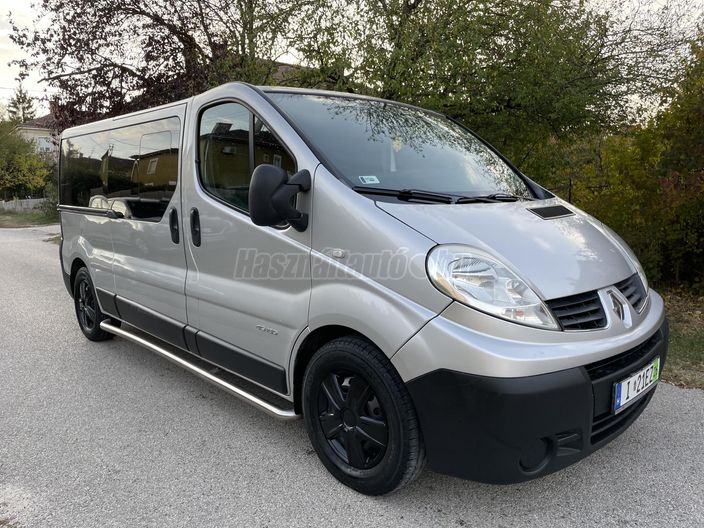 RENAULT TRAFIC 2.5 dCi L2H1 Cool (Automata)