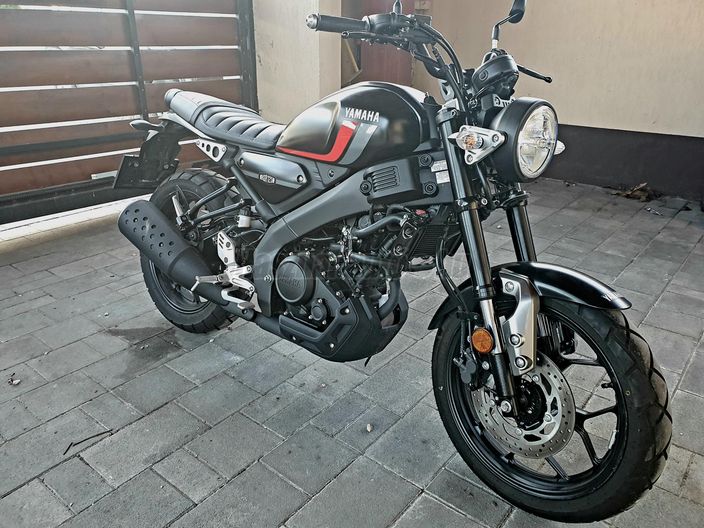 YAMAHA XSR