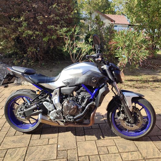 YAMAHA MT-07