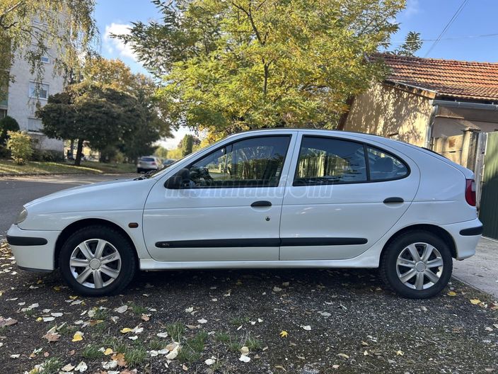 RENAULT MEGANE 1.4 16V RN Cool