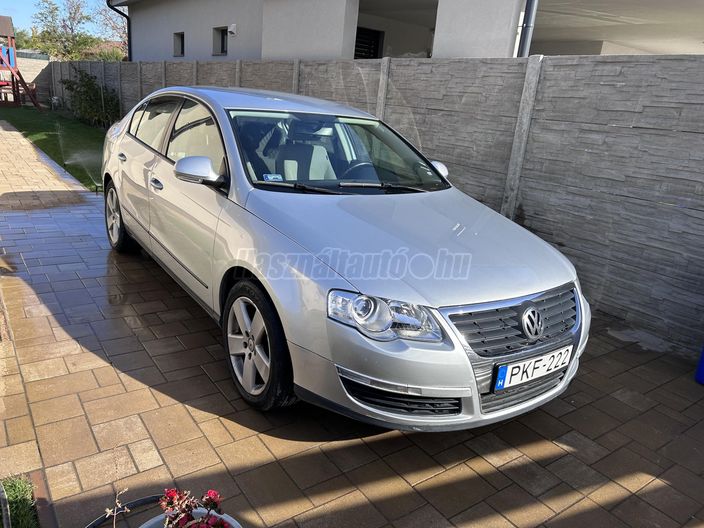 VOLKSWAGEN PASSAT VI 1.6 FSI Trendline