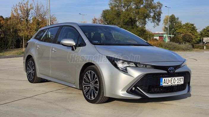 TOYOTA COROLLA Touring Sports 2.0 Hybrid Comfort e-CVT