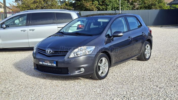 TOYOTA AURIS 1.33 Live