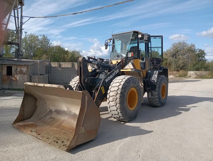 KOMATSU WA200PZ-6 KLÍMA  KÖZPONTI ZSÍRZÓ  KANÁL + RAKLAPVILLA