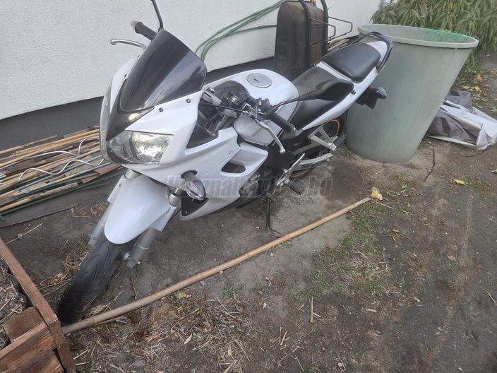 HONDA CBR 125 R