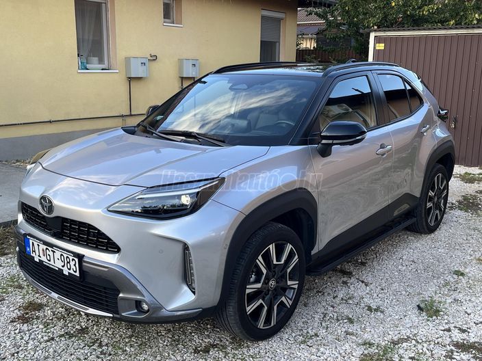 TOYOTA YARIS CROSS 1.5 Hybrid Executive bi-tone Tech AWD e-CVT