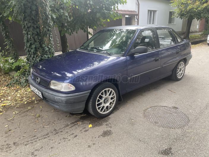 OPEL ASTRA F 1.4 16V GL