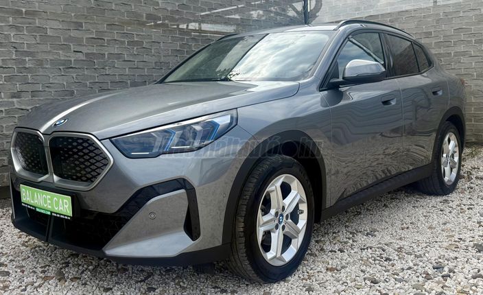BMW IX2 eDrive 20 64,8kWh