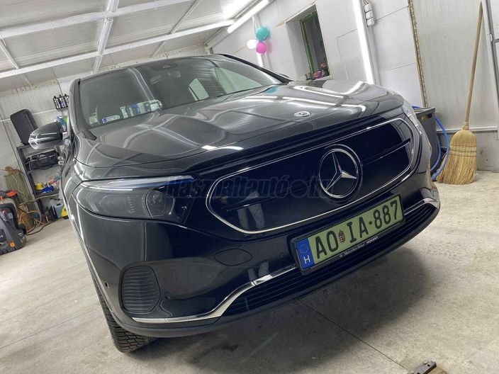 MERCEDES-BENZ EQA 250+