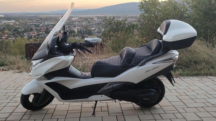 HONDA SILVER WING 400