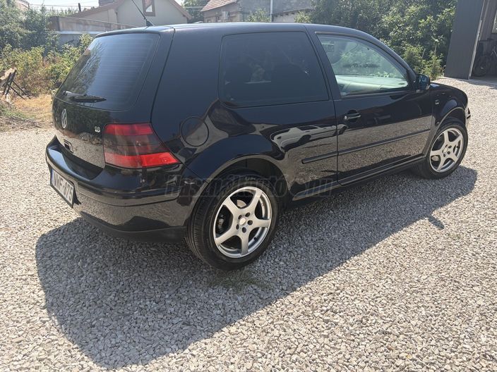 VOLKSWAGEN GOLF IV 1.6 25 év