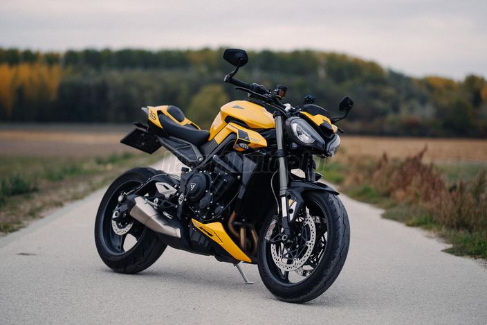 TRIUMPH STREET TRIPLE